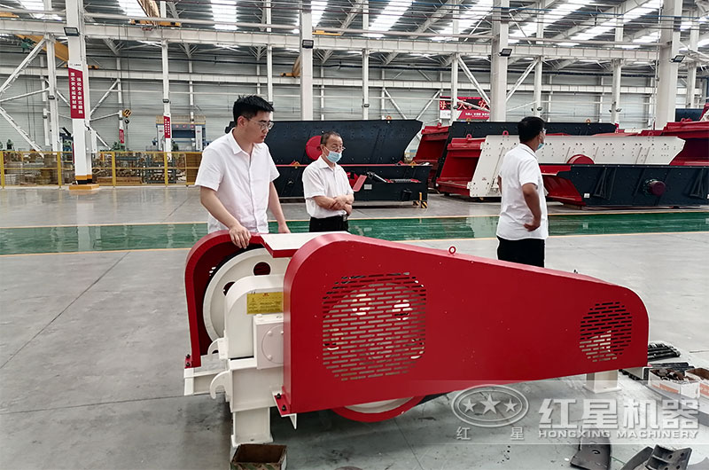 對輥式破碎機(jī) 對輥式破碎機(jī)