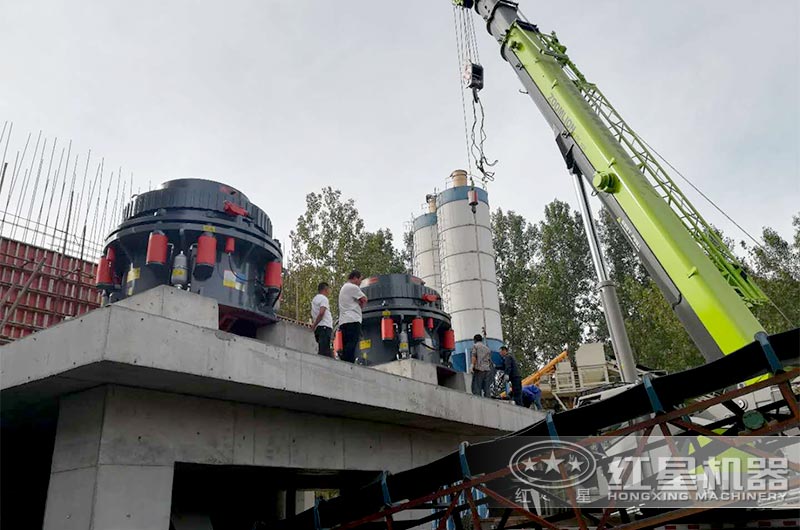 GYS300全液壓圓錐破碎機(jī)現(xiàn)場(chǎng) GYS300全液壓圓錐破碎機(jī)現(xiàn)場(chǎng)