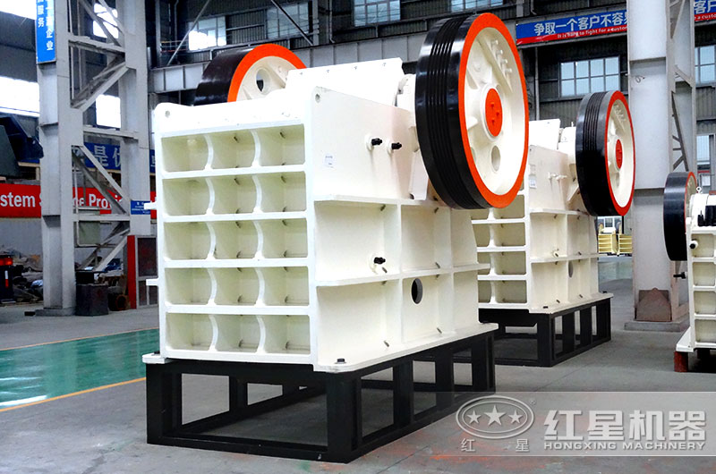 HD德版鄂破采用鍛造主軸，承載破碎力更大